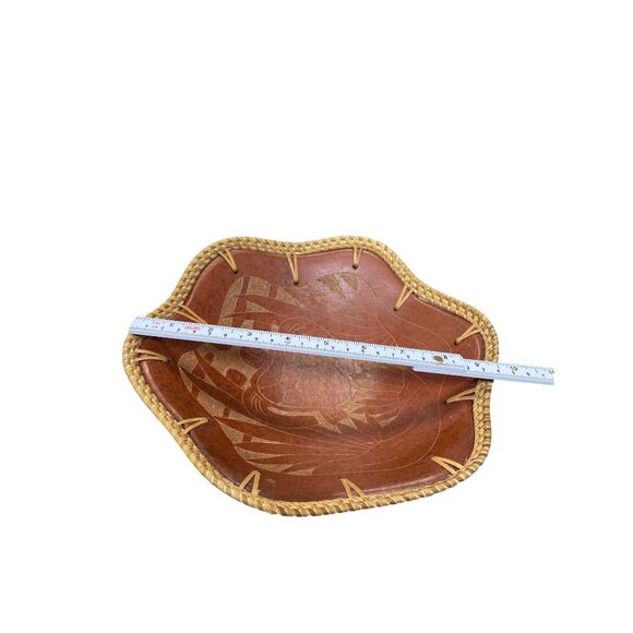 Jamaica Hand Made Etched Turtle Rattan Rim Terra Ceramic Bowl SKU 9598 - Picture 11 of 12